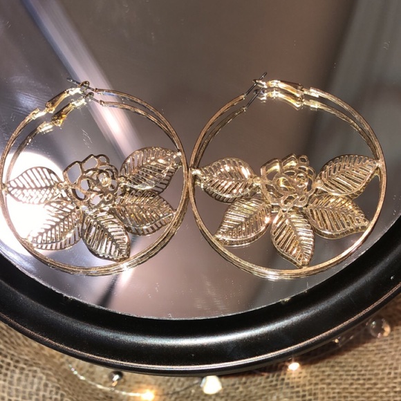 Rose Hoops - Picture 2 of 4